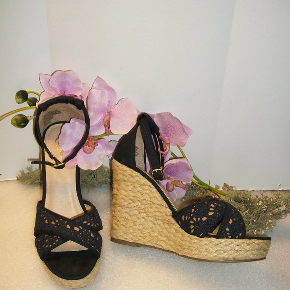 Candie's Shoes - SOLD! CANDIE'S 9M Navy  Blue Espadrille Wedge Sandals 4.5" Heel NWOT